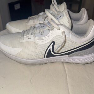 Nike Infinity Pro 2  spikeless White and Black golf sneaker